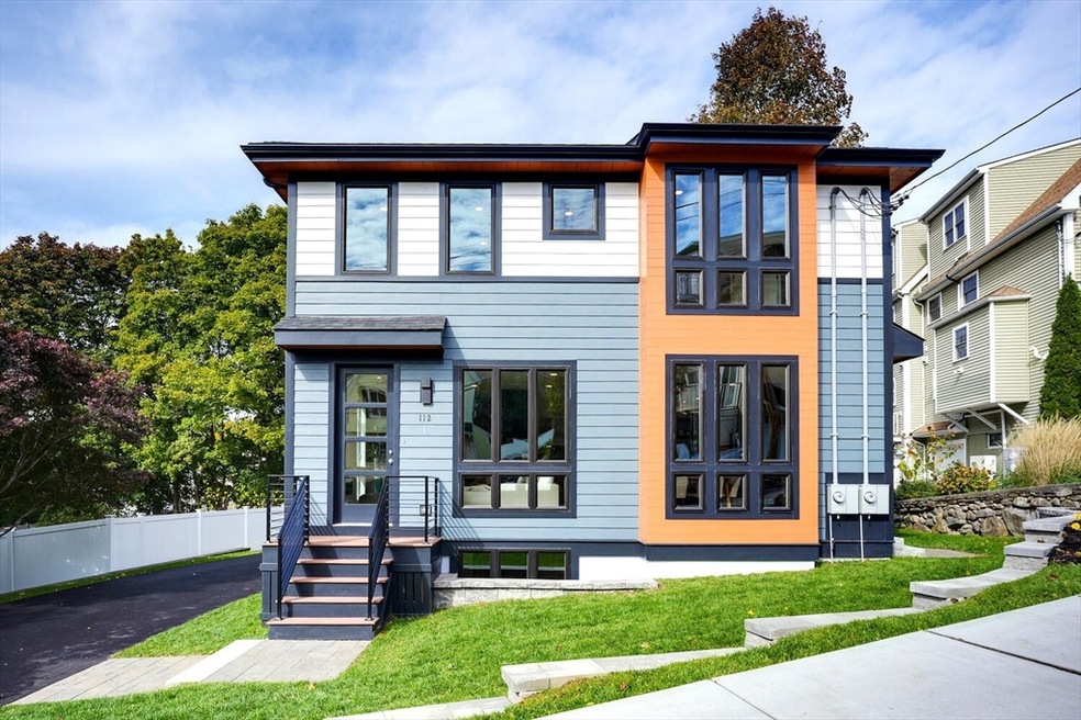 Sold $1,225,000 • Co-Listing Agent