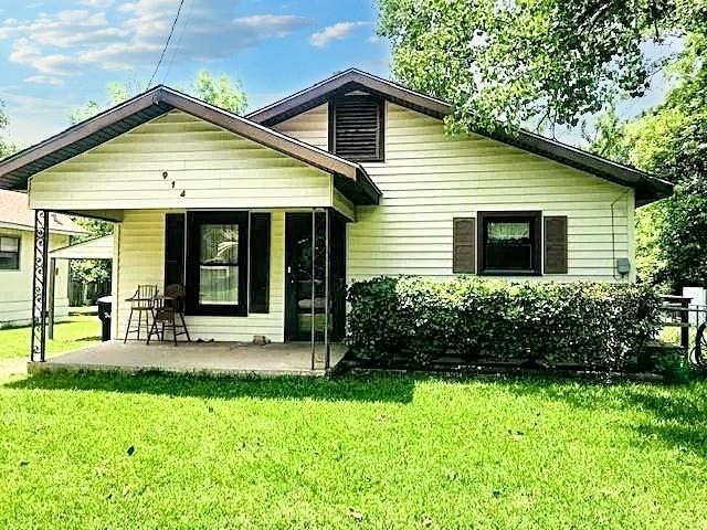 914 W Ford St, Denison, TX 75020 - photo 1