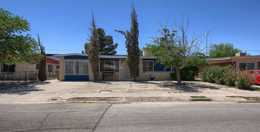8253 Broadway Dr, El Paso, TX 79915 - photo 1