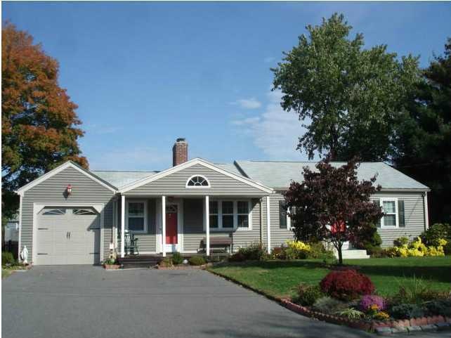 79 Knowles Dr, Warwick, RI 02888 - photo 1