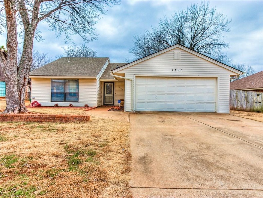 1308 NE 22nd St, Moore, OK 73160 - photo 1