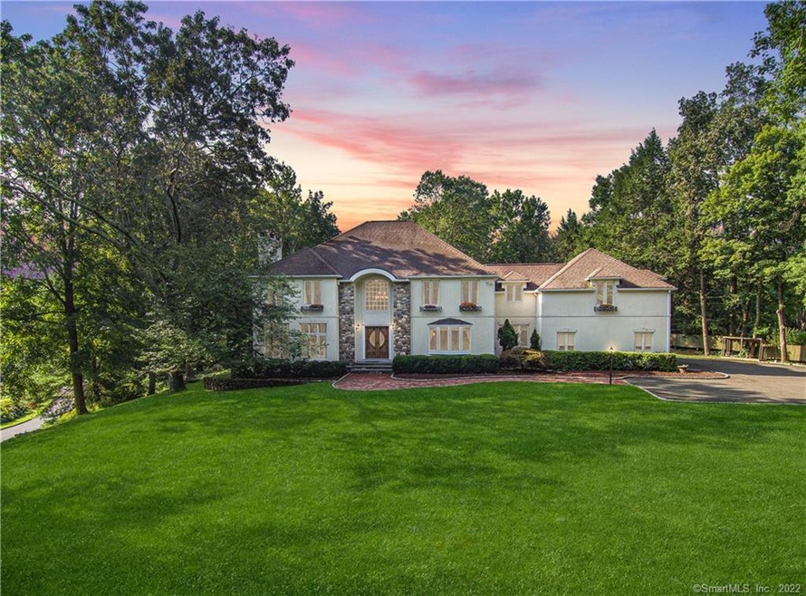 20 Walden Woods Ln, Weston, CT 06883 - photo 1