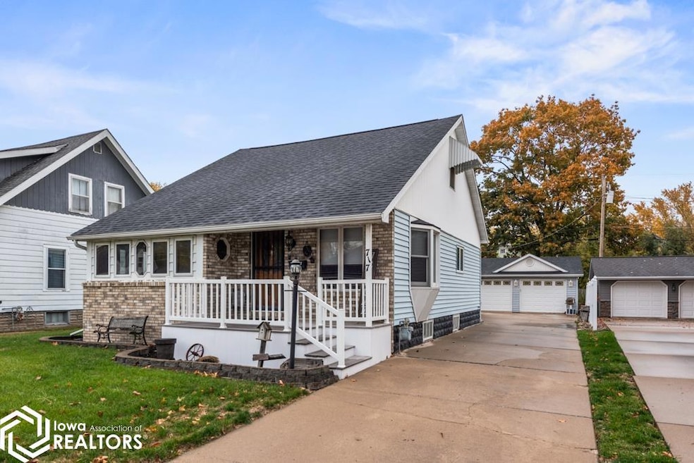 717 E Williams St, Ottumwa, IA 52501 - photo 1