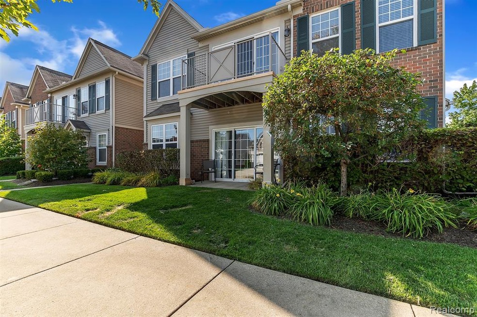 Upper level 2 br, 2 bath ranch with attached garag