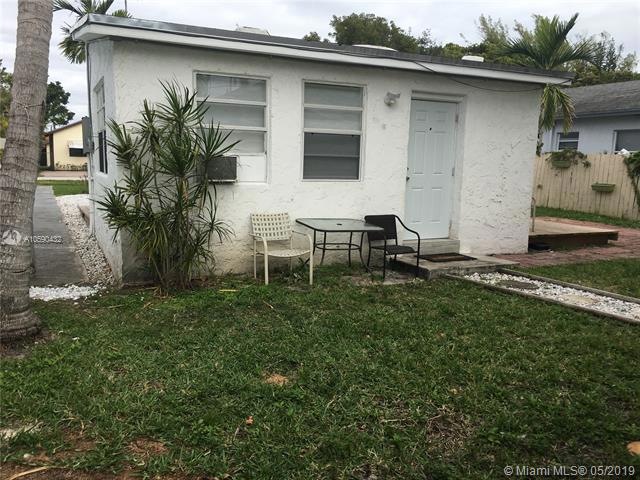 View of the entrance to the efficiency.