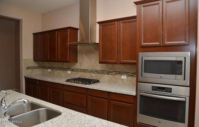 Lot 9 - Appliances (800x513)