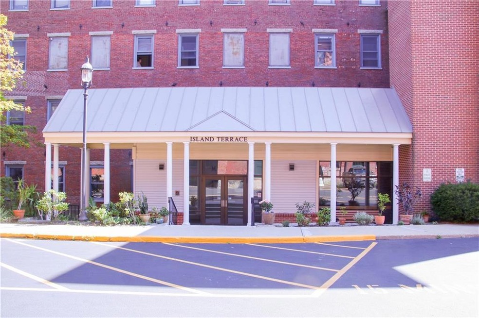 Island Terrace unit 312, Saco, ME 04072 - photo 1