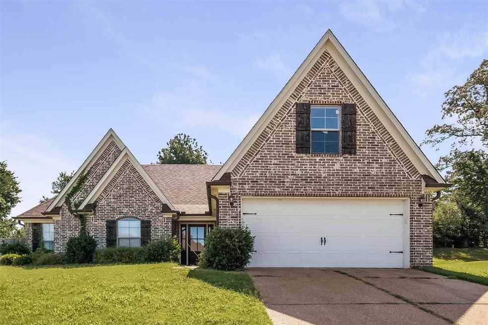 1460 Lake Front Dr E, Hernando, MS 38632 - photo 1