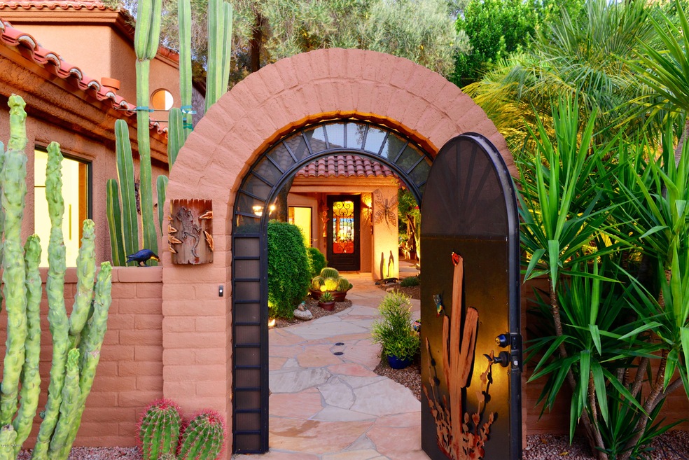 Charming Gated Courtyard