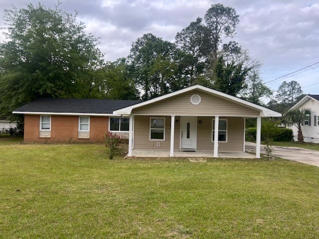 808 Par St, Douglas, GA 31533 - photo 1