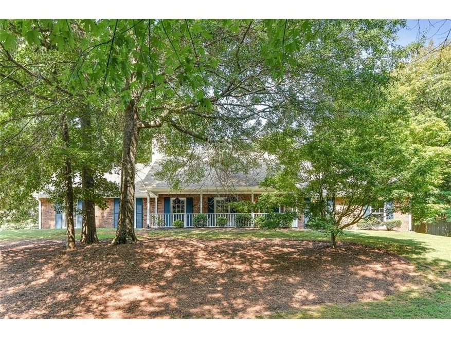 Stepless ranch with wooded homesite
