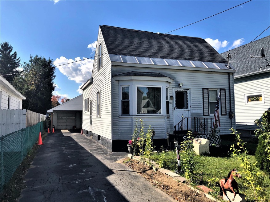 685 Palm Ave, Schenectady, NY 12306 - photo 1