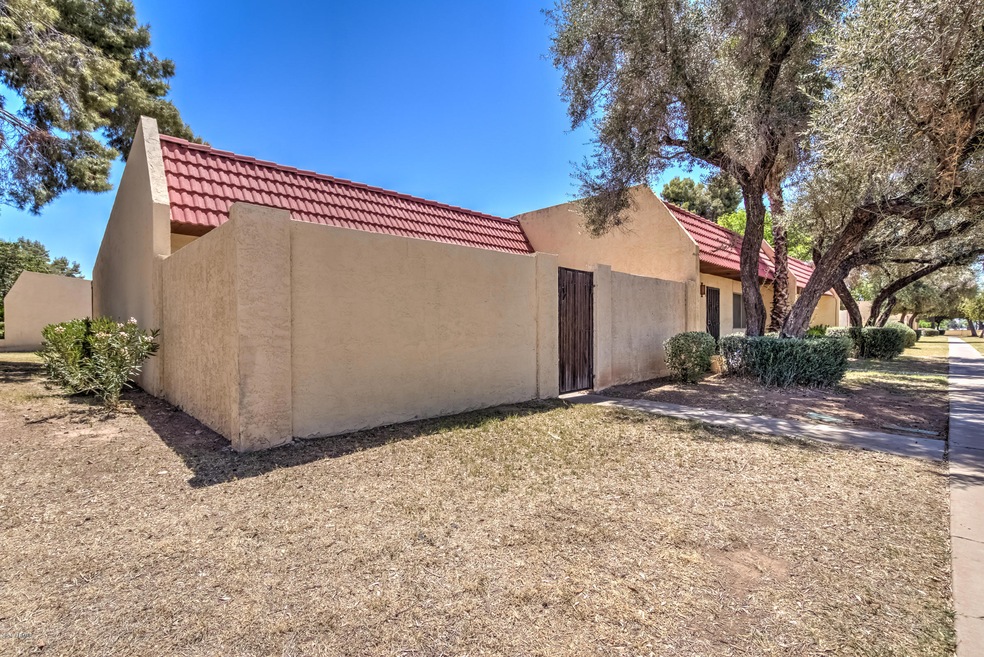 3424 W Del Monico Ln, Phoenix, AZ 85051 - photo 1