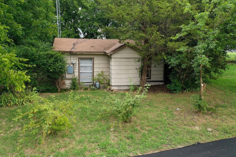 517 N Elliott St, Sherman, TX 75090 - photo 1