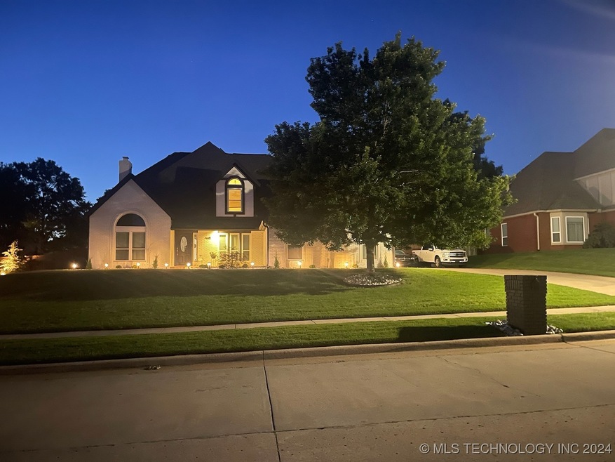 Sunset, front yard has Cedar Ridge golf course vie