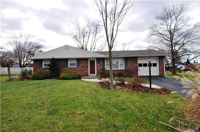736 E Lexington St, Allentown, PA 18103 - photo 1