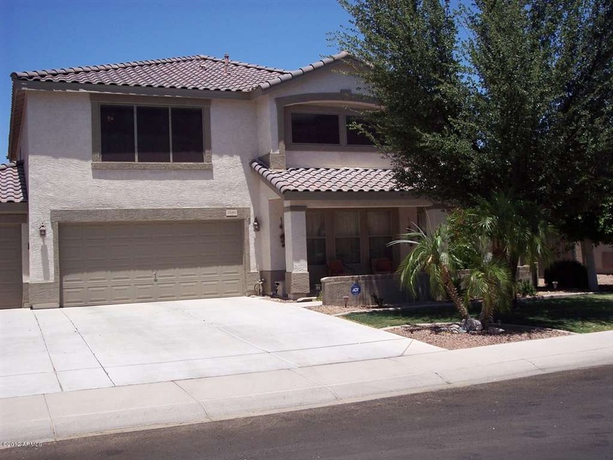Beautiful 4 BEDROOM HOME WITH POOL