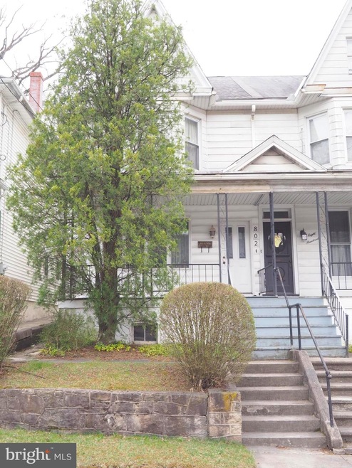 802 E Broad St, Tamaqua, PA 18252 - photo 1