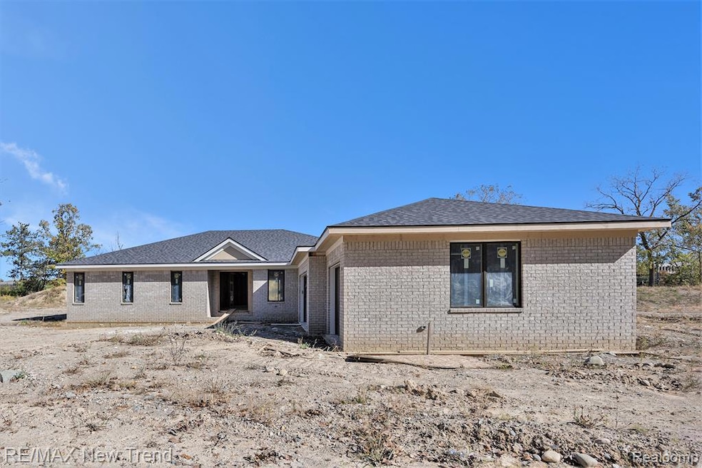 30526 Birchway Dr, Franklin, MI 48025 - photo 1