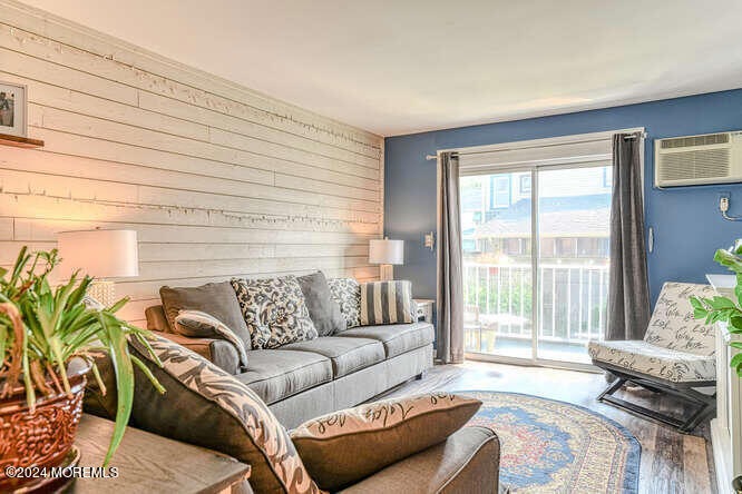65 Whitefield Ave Neptune-small-002-027-