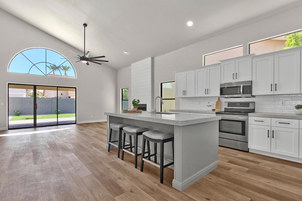 Welcome to 1771 W Ivanhoe!
