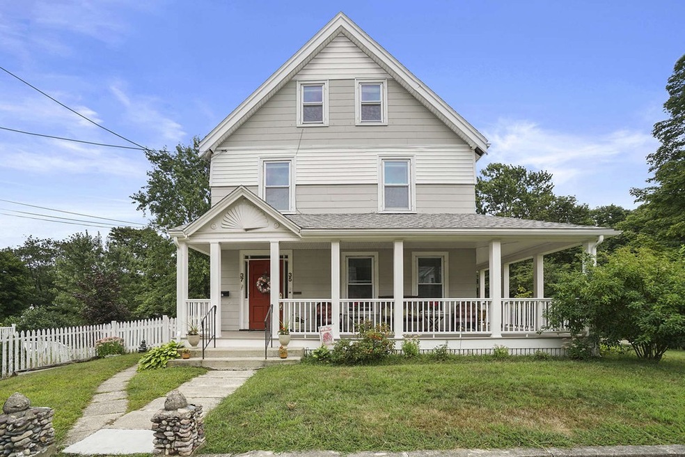 37 Phillips St unit 37, Weymouth, MA 02188 - photo 1