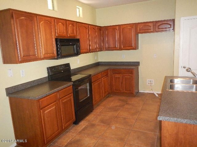 2014 4 2849 Cole Move Out Pics, 10