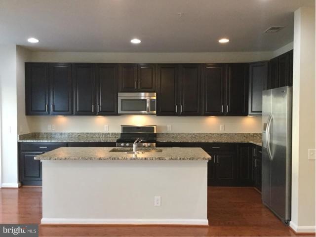 2994 Rittenhouse Cir unit 22, Fairfax, VA 22031 - photo 1