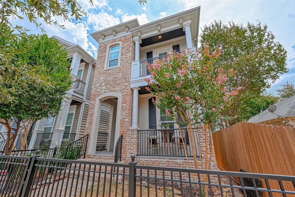 410 W 27th St, Houston, TX 77008 - photo 1