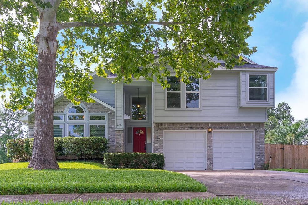 2501 S Mission Cir, Friendswood, TX 77546 - photo 1