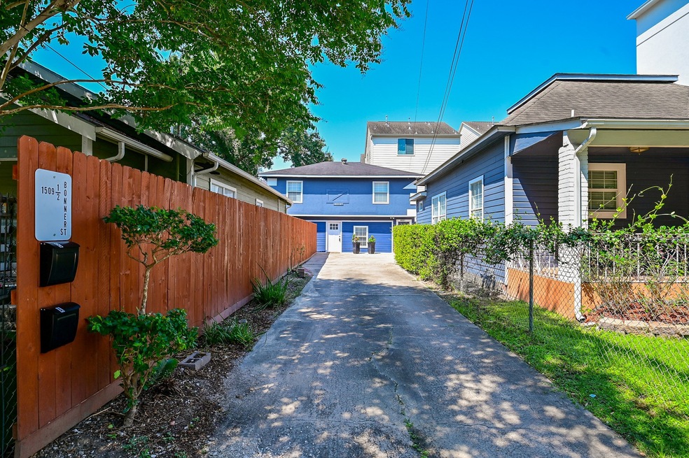 1509 1/2 Bonner St unit A, Houston, TX 77007 - photo 1
