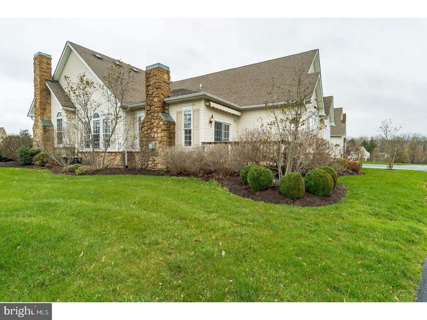 1076 Bordeaux Ln, Pennsburg, PA 18073 - photo 1