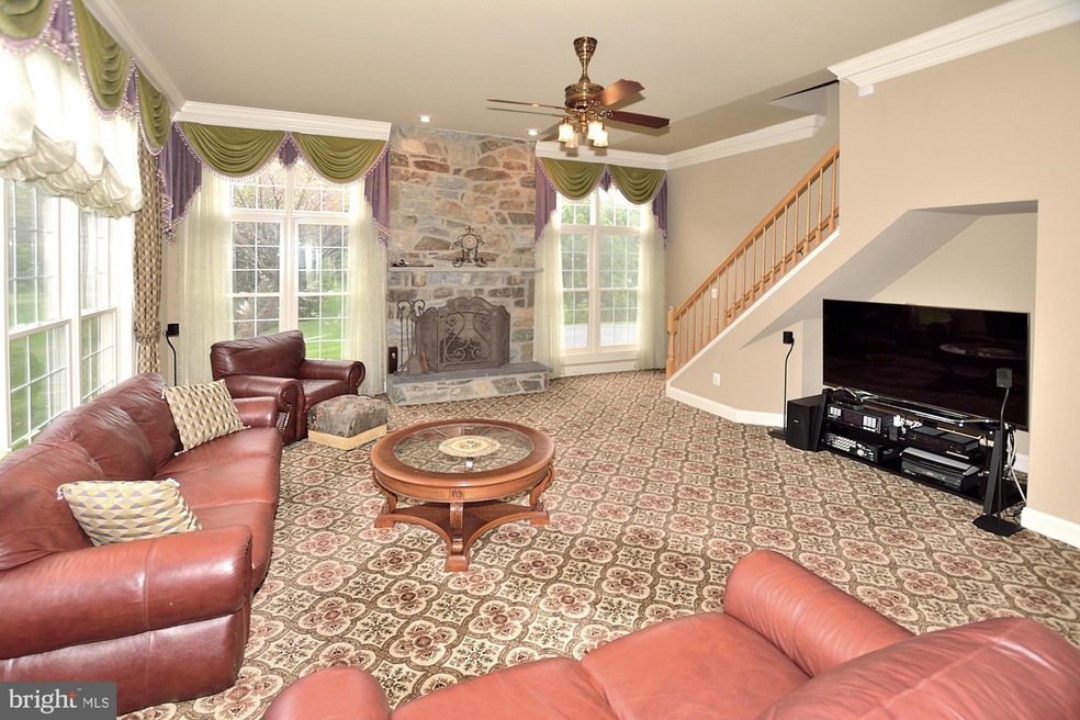 11012 Lance Ln, Oakton, VA 22124 - photo 1