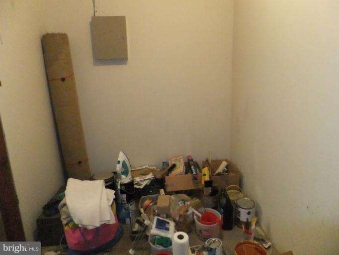 2004 Maplewood Dr, Hagerstown, MD 21740 - photo 1