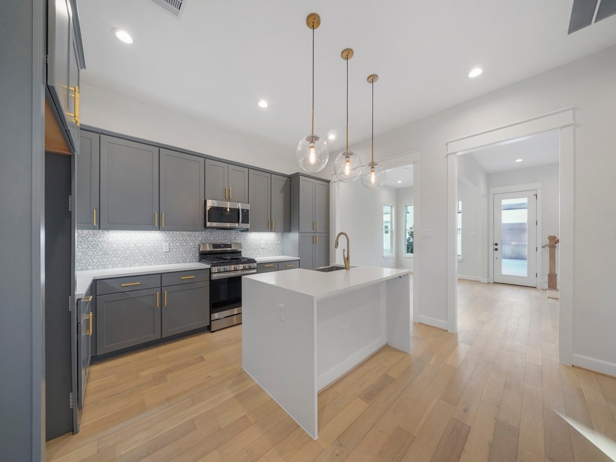 4805 Abbadean Dr, Houston, TX 77018 - photo 1