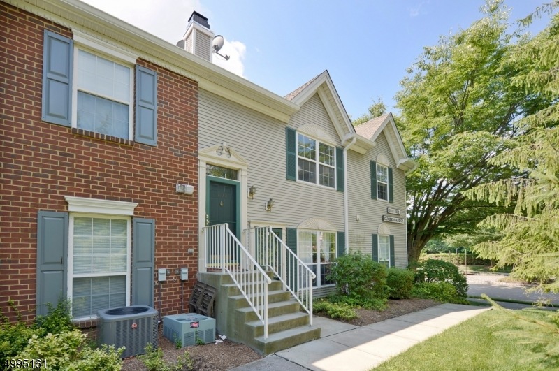 1028 Cumberland Ct, Mahwah, NJ 07430 - photo 1