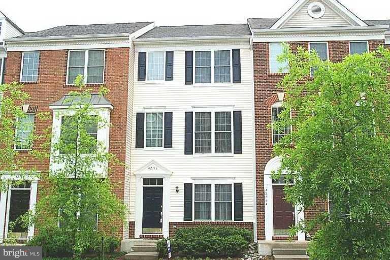 42768 Kearney Terrace unit 4C, Chantilly, VA 20152 - photo 1