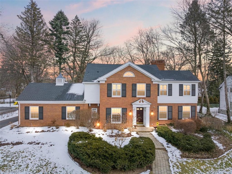 700 N Williamsbury Rd, Bloomfield Hills, MI 48301 - photo 1