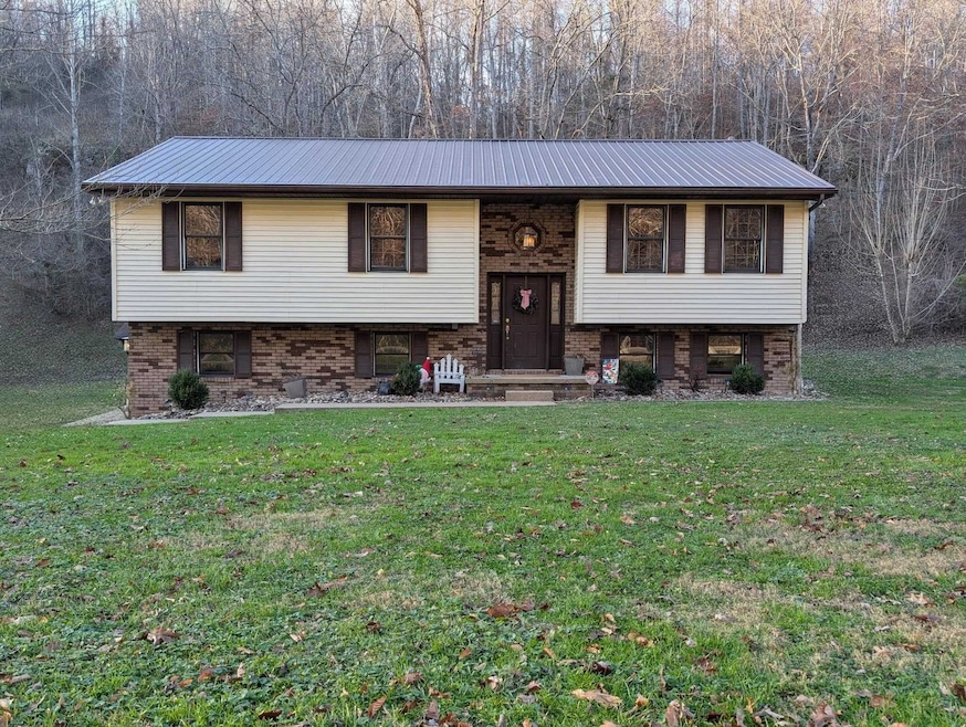 635 Shoals Branch Rd, Wayne, WV 25570 - photo 1