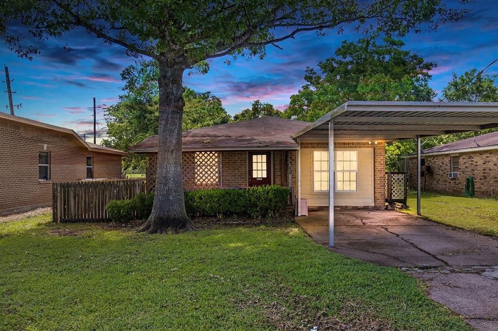 5310 6th St, Crosby, TX 77532 - photo 1