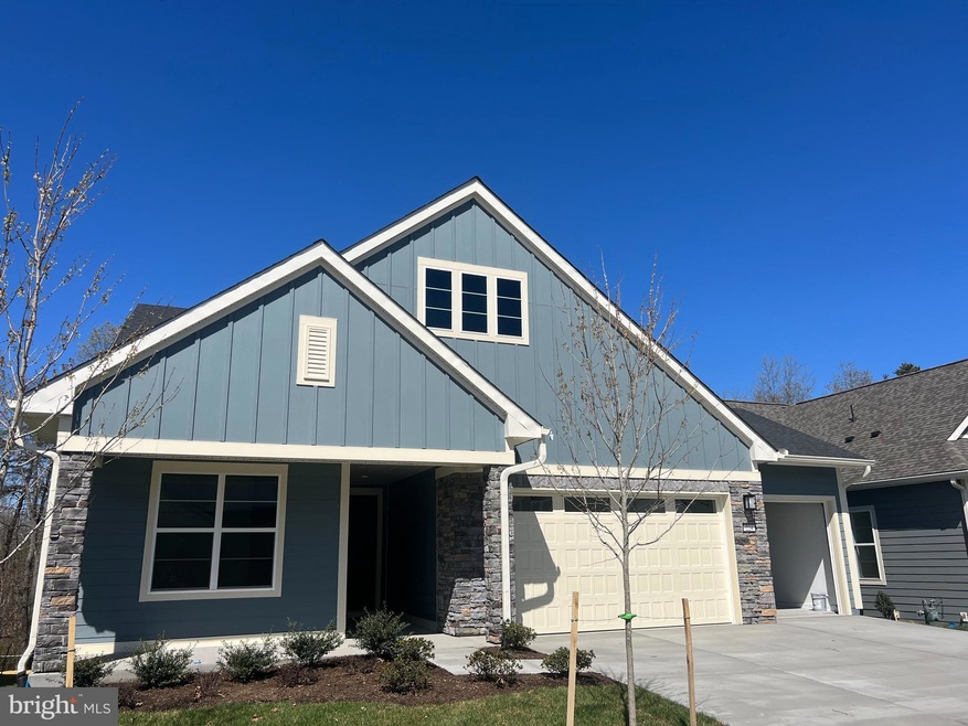 224 Milkweed Dr, Lake Frederick, VA 22630 - photo 1