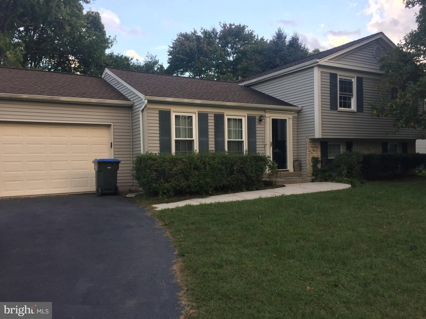 2613 Armada St, Herndon, VA 20171 - photo 1