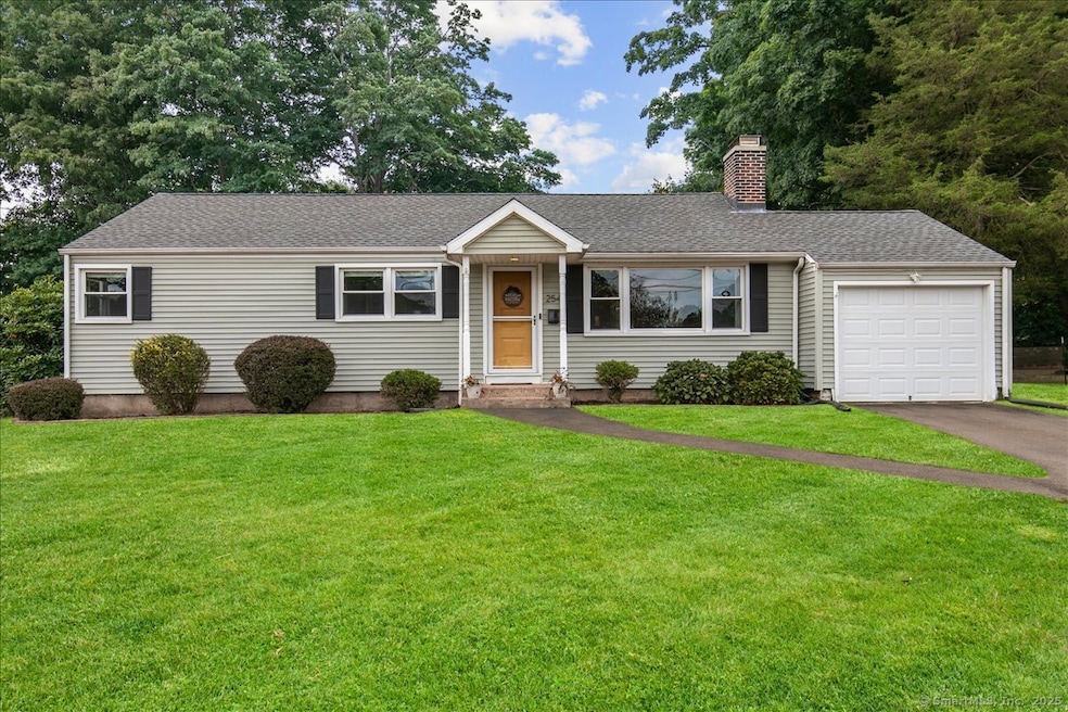 254 Riverside Dr, Hamden, CT 06518 - photo 1