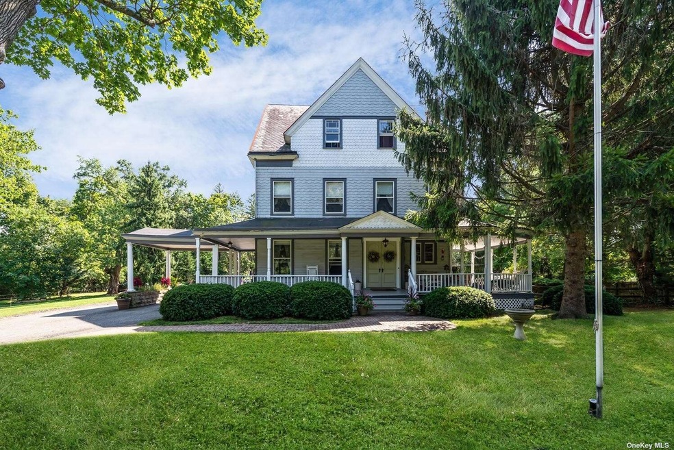 52 Duck Pond Rd, Glen Cove, NY 11542 - photo 1