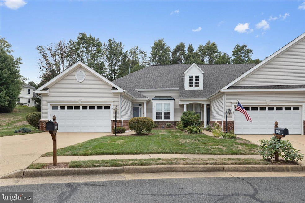 6984 Walnut Hill Dr, Gainesville, VA 20155 - photo 1