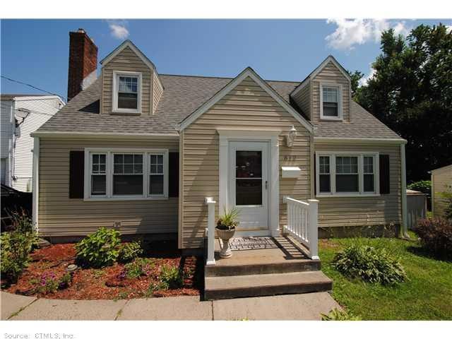 812 Quaker Ln S, West Hartford, CT 06110 - photo 1