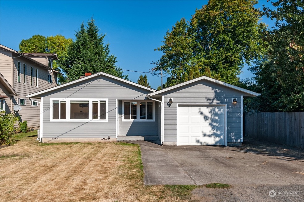 3076 Oak St, Longview, WA 98632 - photo 1