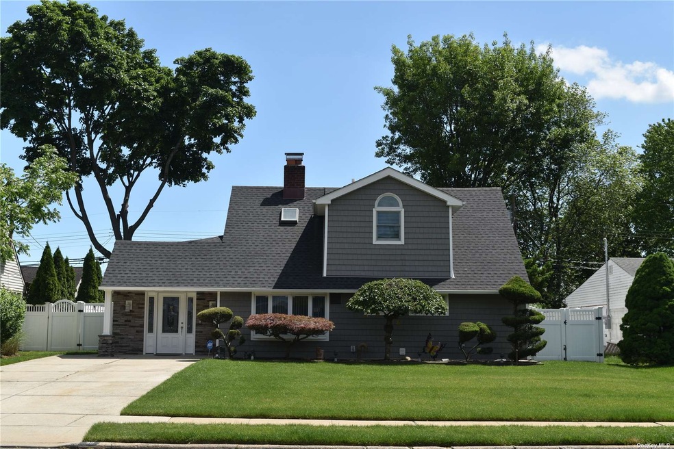 Sold $690,000 • Co-Listing Agent