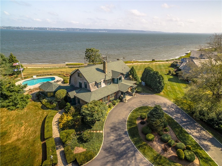 Spectacular waterfront estate in Touisset. Custom