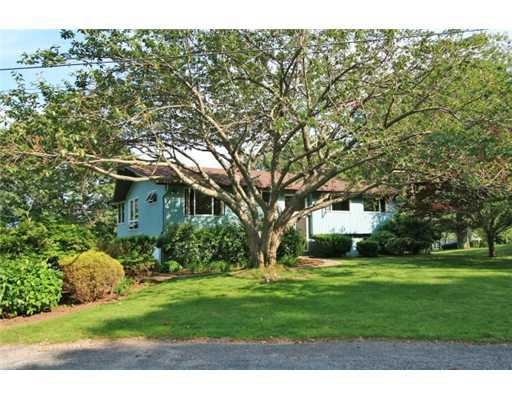 119 River Heights Dr, Wakefield, RI 02879 - photo 1